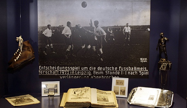 Nach zwei Unentschieden zwischen dem HSV und Nürnberg gab es 1922 keinen Meister.