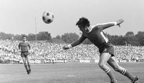 Alban Wüst (1969/70). Auch Wüst trug die Neun nur für eine Saison. Der Stürmer war insgesamt zwei Spielzeiten beim FC Schalke und erzielte 4 Tore in 32 Spielen für die Weiß-Blauen.
