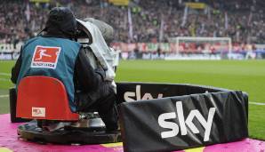 Die Spiele der Bundesliga könnten laut einer Forderung aus der Politik nach dem Saison-Neustart im Free-TV übertragen werden.