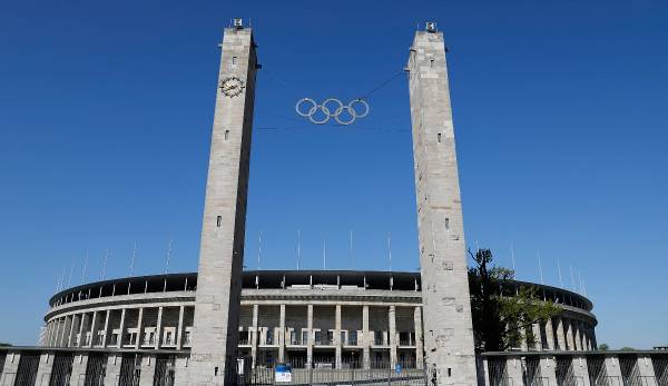 Im legendären Olympiastadion in Berlin ist die Eintracht zu Gast.