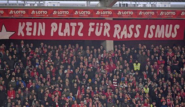 "Kein Platz für Rassismus": Der FSV Mainz 05 setzte im Kampf für Vielfalt und Toleranz in der Kommunikation mit einem ehemaligen Mitglied ein starkes Zeichen.