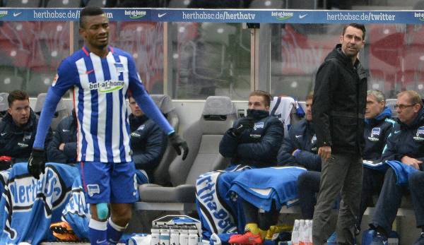 Hertha BSC suspendierte Salomon Kalou nach dessen Skandal-Video aus der Hertha-Kabine.