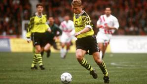 Günter Kutowski. Spielte seit 1984 für Dortmund und gewann 1989 mit dem BVB den DFB-Pokal. "Kutte" stand 94/95 klar im Schatten der anderen Abwehrspieler und kam lediglich auf acht Einsätze. Derzeit Spielerberater und Organisator der BVB-Tradtionself.