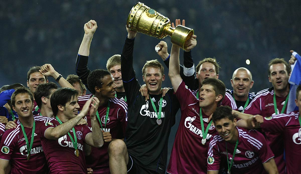 Nach dem DFB-Pokal-Sieg 2011 verließ Manuel Neuer den FC Schalke 04 – und hinterließ als Mannschaftskapitän und Stammtorhüter eine gewaltige Lücke bei den Knappen. SPOX stellt Neuers Nachfolger im Schalke-Tor vor.