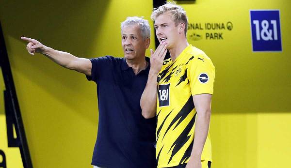 Taktische Anweisungen für den Freigeist: BVB-Trainer Lucien Favre setzt Julian Brandt nur selten da ein, wo er seine Stärken hat.