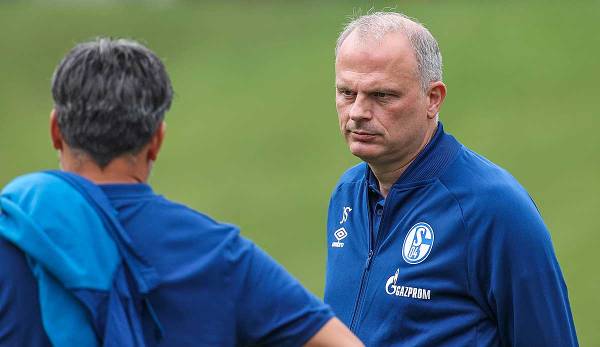 Steht nach der Entlassung von David Wagner und den finanziellen Schwierigkeiten vor großen Herausforderungen bei Schalke 04: Sportvorstand Jochen Schneider.