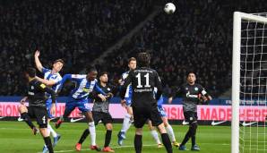 20. Spieltag 19/20 (31.01.2020): Hertha BSC – FC Schalke 0:0. In einer größtenteils langweiligen Partie trennen sich Schalke und die Hertha torlos. Königsblau zeigt sich im Gegensatz zur Vorwoche aber defensiv stabilisiert.