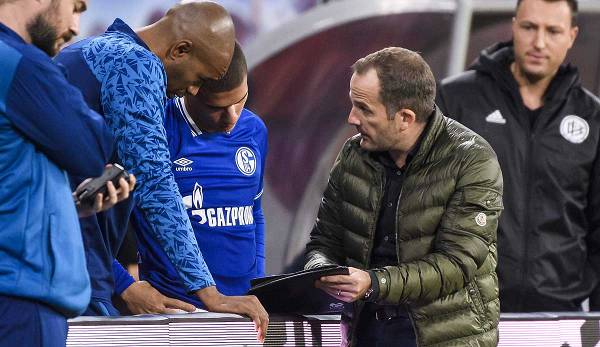 Da half auch keine kurzfristige Taktikschulung: Manuel Baum ging bei seinem Debüt mit Schalke 04 in Leipzig unter.