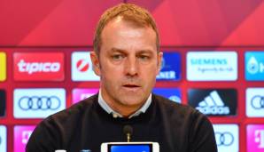 Flick stellt sich vor dem Bundesliga-Spiel gegen den RB Leipzig den Fragen der Journalisten.