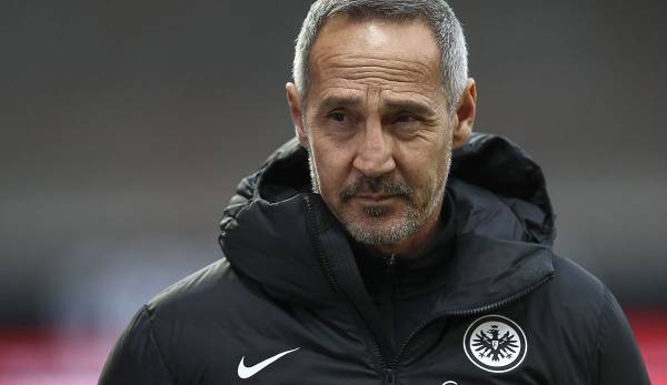 Eintracht-Trainer Adi Hütter hofft in Leverkusen auf eine Überraschung.