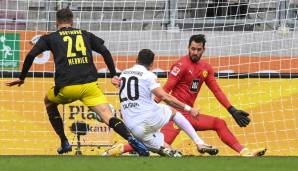 Der FC Augsburg gewann in der Hinrunde 2:0 gegen den BVB.