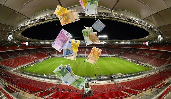 Trotz Corona wird die Bundesliga so lange weiterspielen, wie möglich: Es geht - mal wieder - um eine Menge Geld.