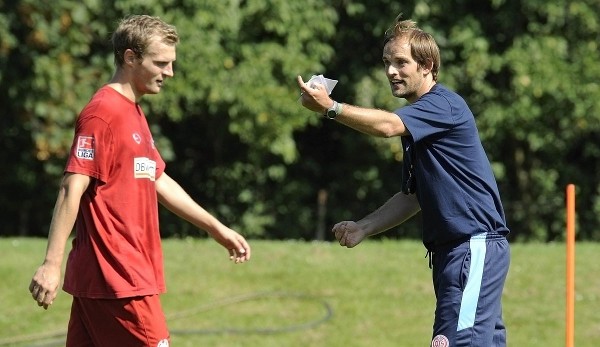 Trainer Bo Svensson vom FSV Mainz 05 hat sich im Gespräch mit SPOX und DAZN an seine Spielerzeit unter Thomas Tuchel und vor allem dessen mutigen taktischen Ideen erinnert.