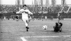 Platz 9: Peter Reichert (VfB Stuttgart), VfB Stuttgart gegen Kaiserslautern (4:0) am 06.02.1982 (20 Jahre, 186 Tage)