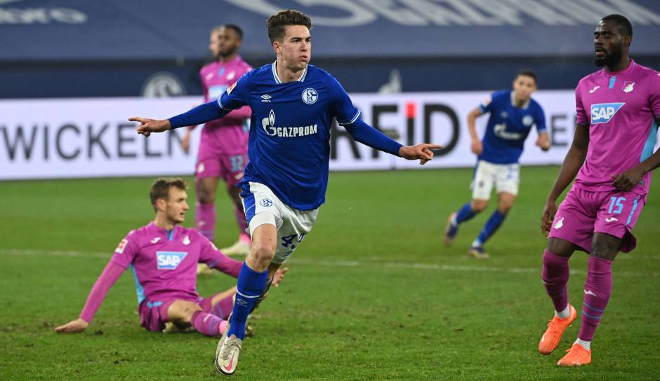 Matthew Hoppe gelangen im Januar 2021 drei Tore für Schalke gegen Hoffenheim. Der 19-Jährige reihte sich damit ein in die Top-10 der jüngsten Dreierpacker der BL-Geschichte. Zu seinem 21. Geburtstag (13. März) zeigen wir Euch das Ranking.