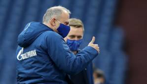 Der umstrittene Sportvorstand Jochen Schneider vom FC Schalke 04 hat Kritik an der Rückkehr von Klaas-Jan Huntelaar zurückgewiesen.