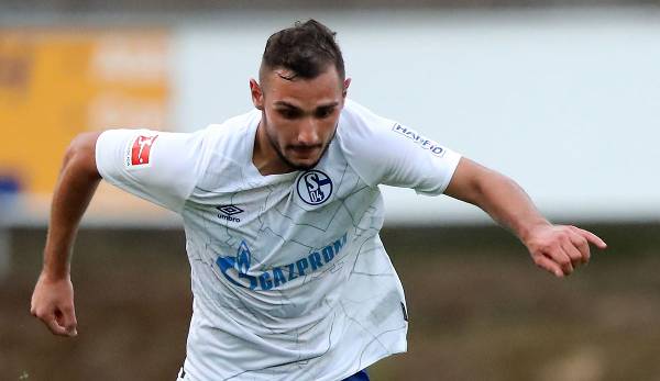 Das Schalker Eigengewächs Ahmed Kutucu ist felsenfest vom direkten Wiederaufstieg seines Klubs in die Fußball-Bundesliga überzeugt und will persönlich mithelfen, die Rückkehr ins Oberhaus zu schaffen.