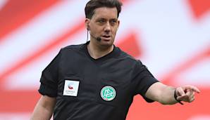 Schiedsrichter Manuel Gräfe (47) schließt eine rechtliche Auseinandersetzung mit dem DFB wegen der zwangsweisen Beendigung seiner aktiven Laufbahn aufgrund des Erreichens der Altersgrenze nicht aus.