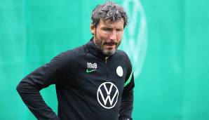 Mark van Bommel hat einen Fehlstart mit dem VfL Wolfsburg hingelegt.