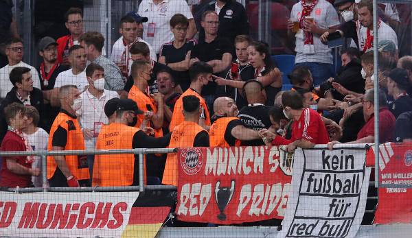 Bayern-Fans und Stadion-Ordner lieferten sich beim Spiel zwischen dem FCB und RB Leipzig handgreifliche Auseinandersetzungen.
