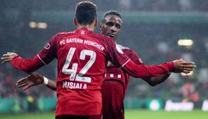EA Sports hat die neuen Spielerwerte des FC Bayern bei FIFA 22 veröffentlicht. Einige Stars verzeichnen einen großen Zuwachs der Stärke, dabei hat EA aber offenbar den so herausragenden Youngster Jamal Musiala vergessen. Die Spielerwerte der Bayern.