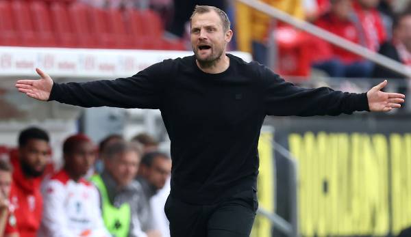 Christian Heidel rät seinem Cheftrainer Bo Svensson zu einem längeren Verbleib beim Bundesligisten FSV Mainz 05.