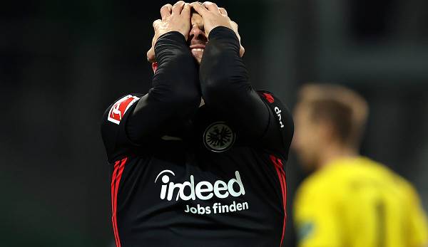Eintracht Frankfurt sind mehrere Vereinsmitarbeiter nach dem Sportpresseball positiv auf das Coronavirus getestet worden. Der Klub bestätigte am Dienstag auf Anfrage einen entsprechenden Bericht der Bild-Zeitung.