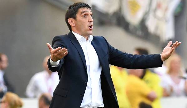 How is the new Herthan coach Tayfun Korkut doing on his debut against his ex-club today?