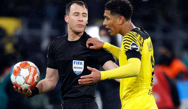 Für Schiedsrichter Felix Zwayer ist die Verbal-Attacke durch Jude Bellingham noch nicht abgehakt - rechtliche Schritte plant der Berliner Referee allerdings nicht.