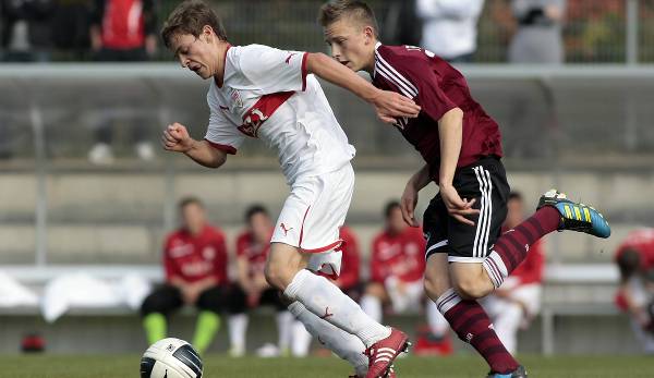 A B-Junior duel from 2011: Stuttgart's Joshua Kimmich against Nuremberg's Marius Wolf.