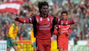 Beim SC Freiburg nannten sie den Stürmer mit der langen Mähne "den Knipser", der die Breisgauer 1996 mit seinen Toren zum Klassenerhalt schoss. Nach einer kurzzeitigen Rückkehr in die Niederlande holte der BVB Decheiver 1997.