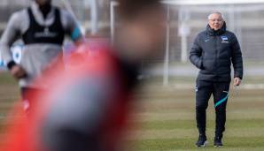 Felix Magath im Training von Hertha BSC. Mitte März ersetzte der 68-Jährige Tayfun Korkut als Cheftrainer.