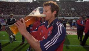 Beendete 2007 nach 15 Jahren beim FC Bayern seine aktive Laufbahn. Wurde acht Mal Meister, fünf Mal Pokalsieger, CL-Sieger und UEFA-Cup-Sieger. Bis 2013 Coach bei Bayern II, danach mit oft kontroversen Meinungen als TV-Experte unterwegs.