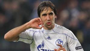 Raul (2010 ablösefrei von Real zum FC Schalke 04): Der Weltstar kam etwas überraschend aus Madrid und avancierte prompt zum Publikumsliebling. 26 Tore in zwei Jahren. Der Höhepunkt: der Pokalsieg 2011. Weltklasse!