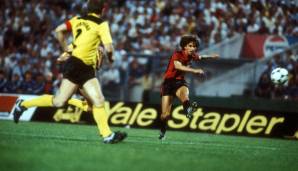 RALF FALKENMAYER - im Verein von 1980 bis 1987 und von 1989 bis 1996 - 384 Pflichtspiele, 34 Tore: Der gebürtige Frankfurter spielte bereits vor der Wende für die SGE, ehe er einen Abstecher nach Leverkusen wagte und dort UEFA-Pokalsieger 1988 wurde.