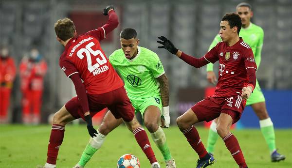 In the first half of the season, FC Bayern defeated VfL Wolfsburg 4-0.