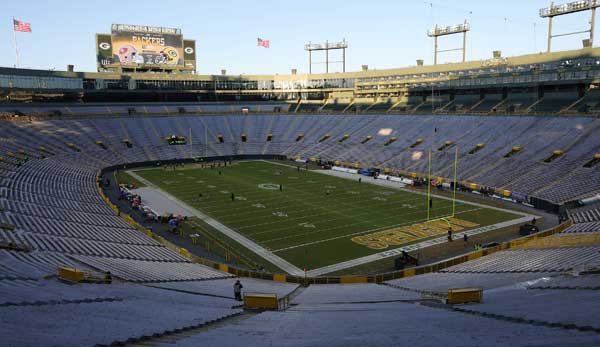 FC Bayern and Manchester City will play a friendly at Lambeau Field in Green Bay in July.