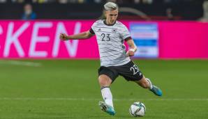 Schlotterbeck wechselte aber für 20 Mio. Euro zum BVB. Dort könnte er mit dem Ex-Bayern Niklas Süle die neue Innenverteidigung bilden. "Er hat sich nicht für das wirtschaftlich beste Angebot entschieden", stichelte der neue BVB-Sportchef Sebastian Kehl.