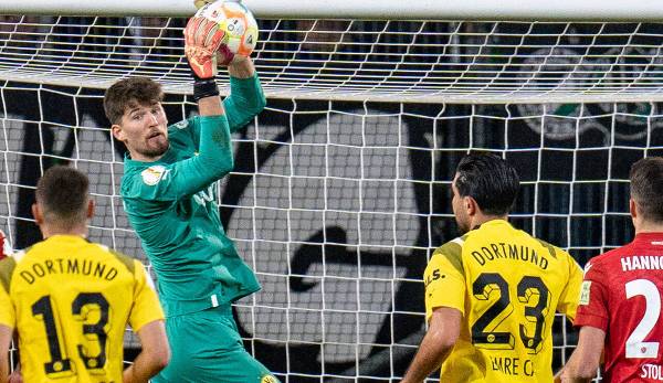 Gregor Kobel was the celebrated hero after BVB's cup success in Hanover.