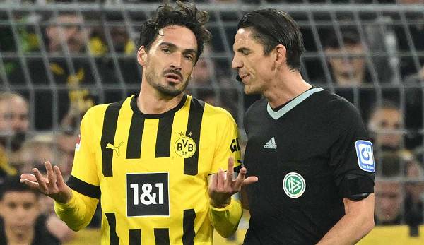 Mats Hummels was substituted against Bayern at halftime.