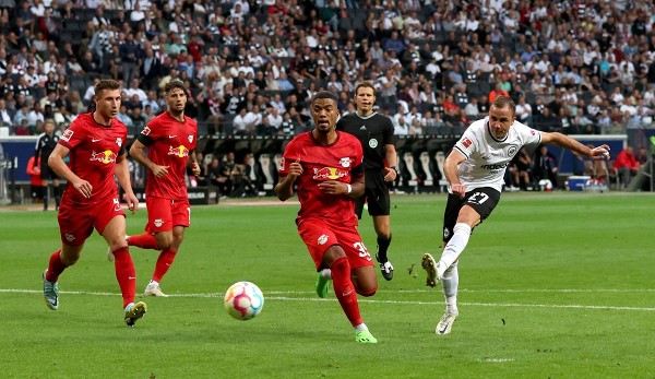Eintracht Frankfurt beat RB Leipzig 4-0 in the first leg.