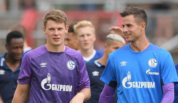 "I enjoyed spending time with him. We used to quarrel and bicker - and that pushed us": Michael Langer and Alexander Nübel played together for FC Schalke 04 from 2017 to 2020.