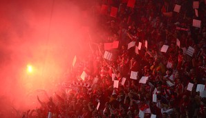 Die Fans der Bayern brannten gegen die Hertha Pyrotechnik ab