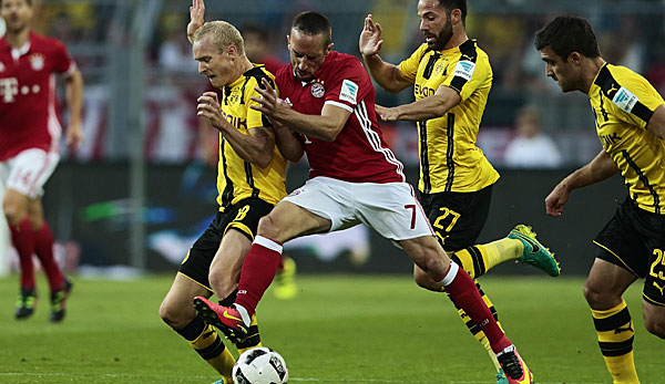 Franck Ribery wird oftmals von mehreren Gegenspielern gleichzeitig bearbeitet