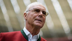 Franz Beckenbauer kooperiert mit den Schweizer Beamten