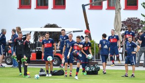 Mit Willy Sagnol als neuem Co-Trainer und im modischen Auswärtstrikot nahm der FC Bayern am Samstag die Vorbereitung auf die neue Saison auf. SPOX zeigt die besten Bilder vom Trainingsauftakt