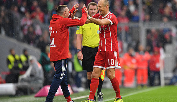 Arjen Robben jubelte nach seinem Treffer zum 2:0 mit Franck Ribery