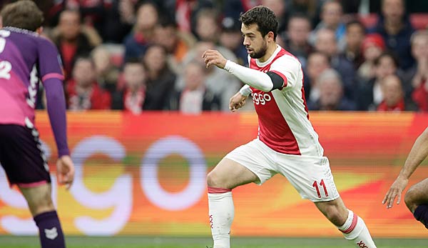 Amin Younes am Ball für Ajax Amsterdam