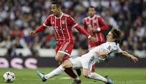 Bald Mannschaftskollegen bei Real Madrid? Thiago und Luka Modric im Zweikämpf während des Champions-League-Halbfinals zwischen Bayern und Real.