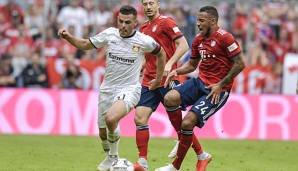 Corentin Tolisso verletzt sich beim Spiel gegen Leverkusen am rechten Knie.